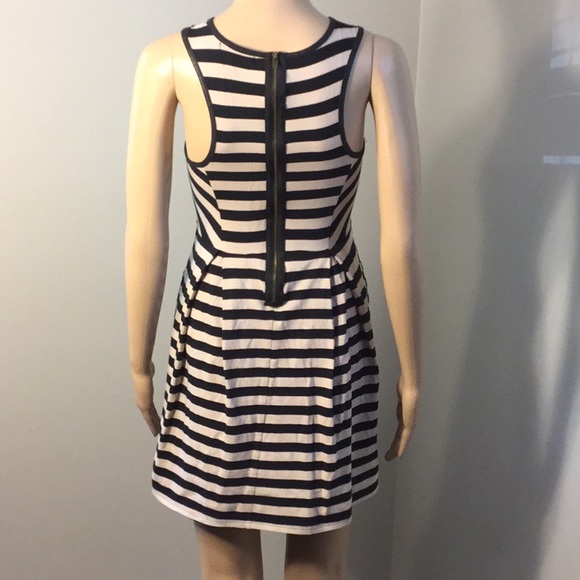 MAX & RILEY SLEEVELESS STRETCHY STRIPED MINI DRESS - Picture 6 of 9